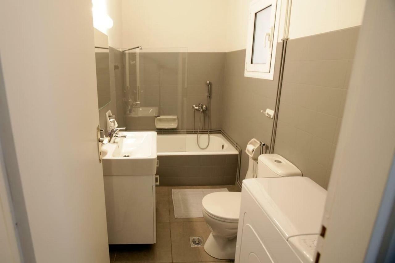 Seaside Renovated Top Floor Apartment Saronida Exterior foto
